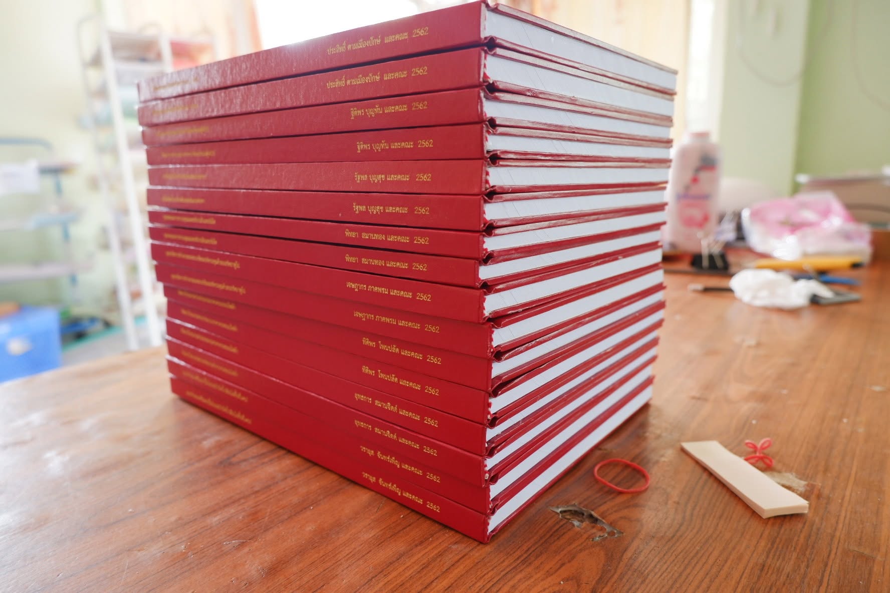 ปกวิทยานิพนธ์ พิมพ์ทอง เข้าเล่มวิจัย ปกแข็ง เคลือบเงา /ด้าน ** ไม่ใช่งานปกหนัง ปั๊มทอง ** รูปที่ 3